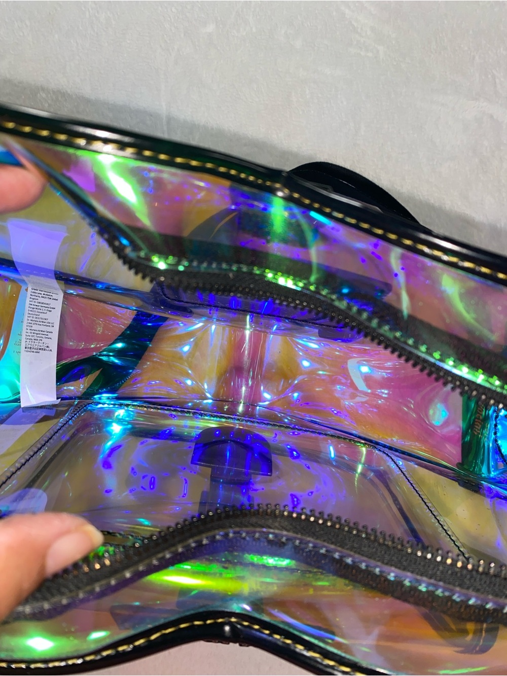 Dr Martens Iridescent heart-shaped crossbody Backpack - Picture 2 of 5